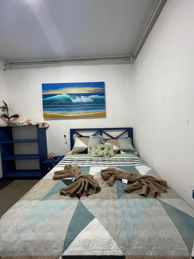 Surf Camp Hotel Bocas del Toro Buitenkant foto