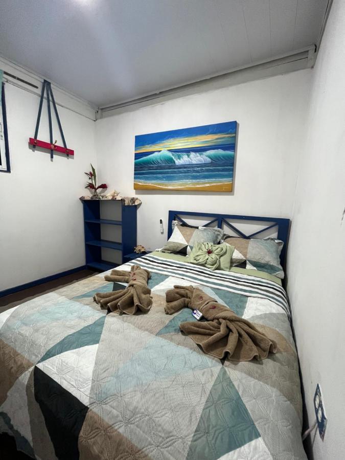 Surf Camp Hotel Bocas del Toro Buitenkant foto