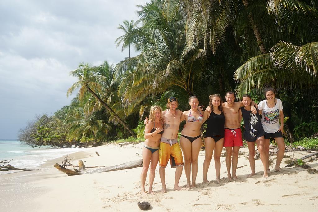 Surf Camp Hotel Bocas del Toro Buitenkant foto