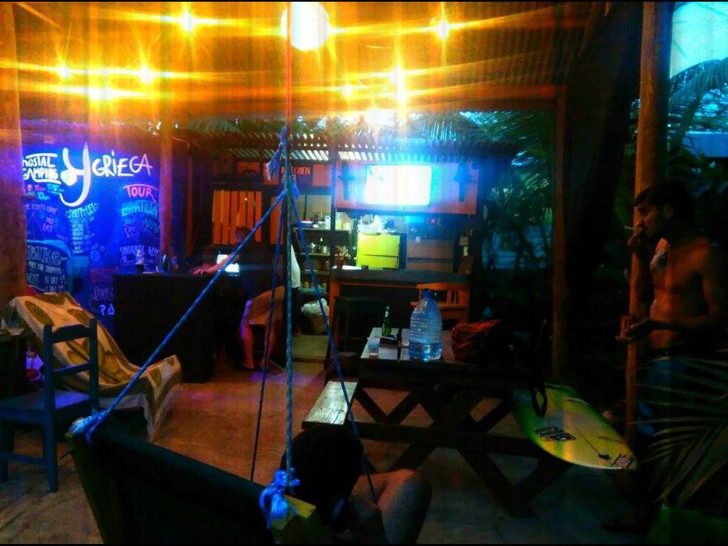 Surf Camp Hotel Bocas del Toro Buitenkant foto