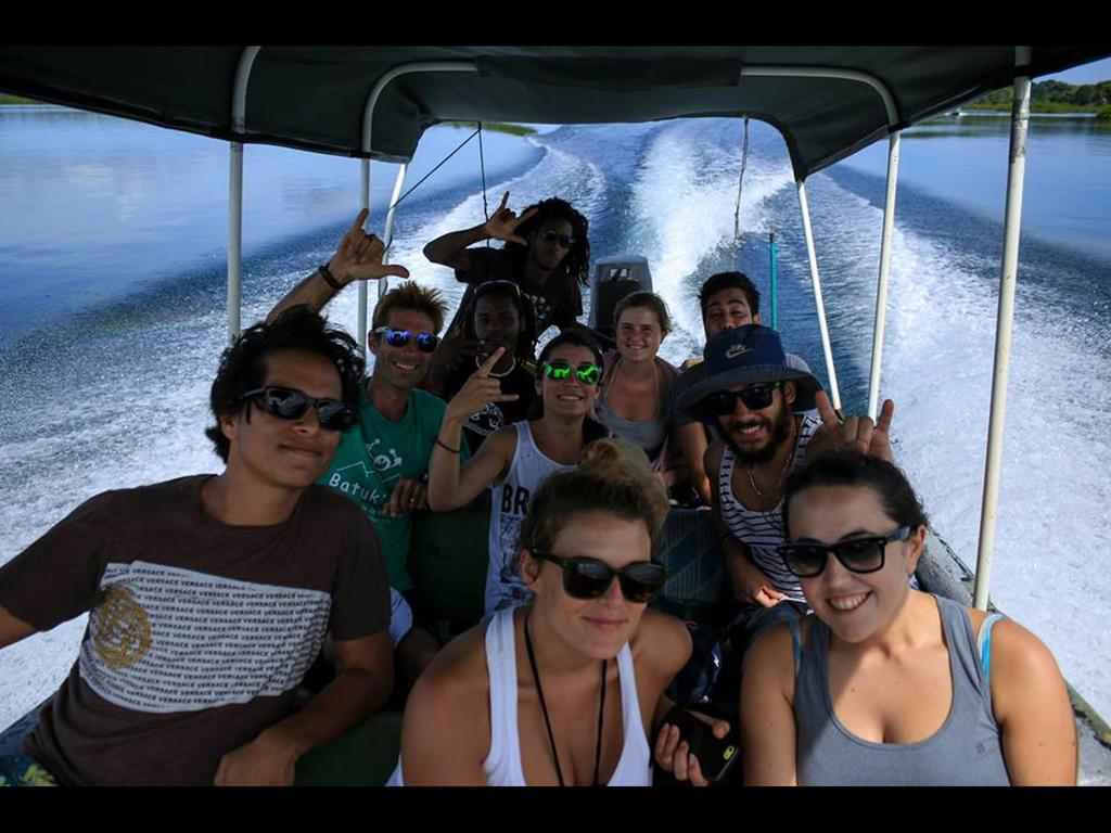Surf Camp Hotel Bocas del Toro Buitenkant foto